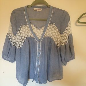 Amazing detail in this button down top